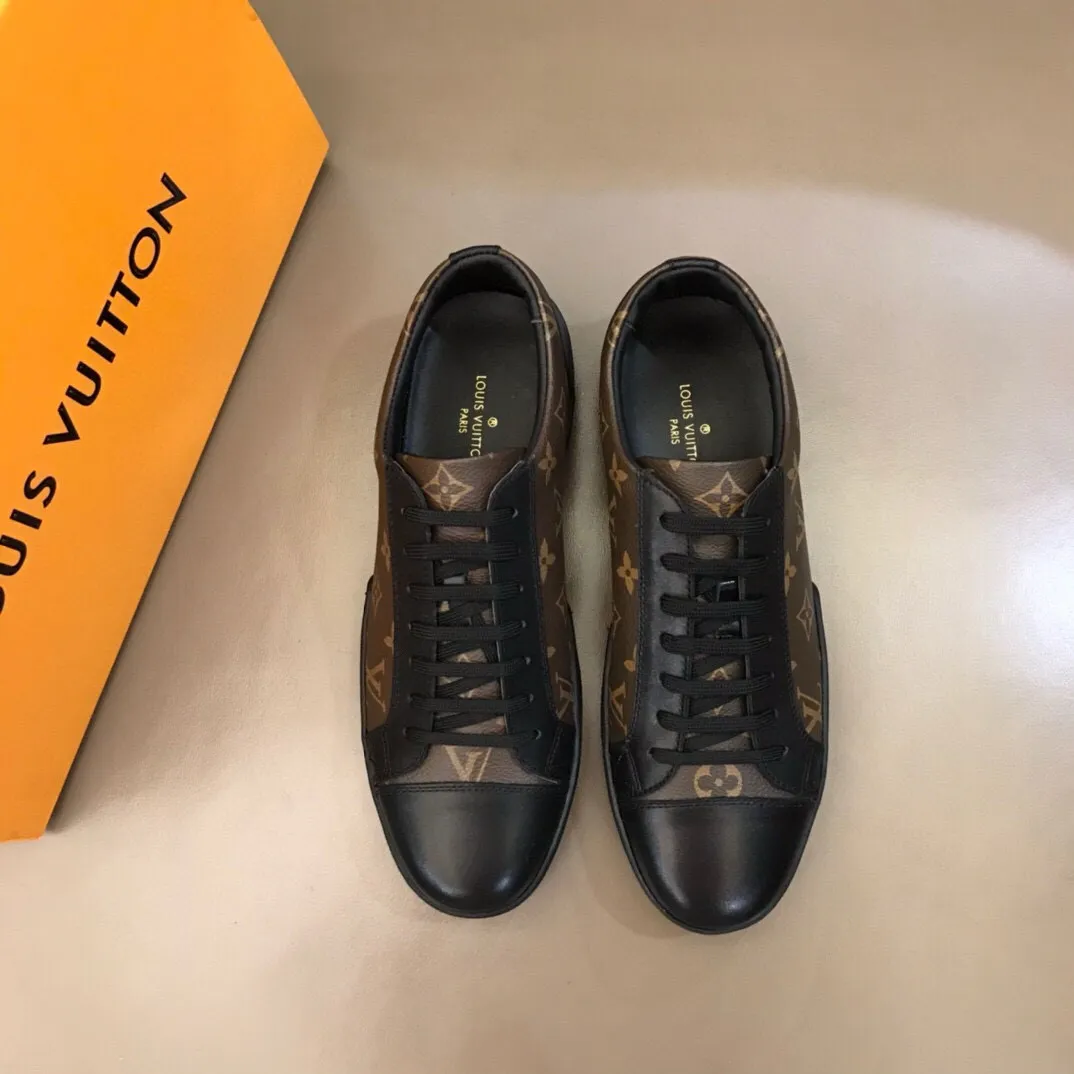 Ex-factory price: 400💰🇮🇹LV top purchasing agent🔍🔍men's🚹 counter sales simultaneously, code number: 38-44#, 🇮🇹Special printing imported from Italy with imported cowhide, all imported Yangli, 💪💪, a complete 1⃣️ to 1⃣️ replica 🇮🇹💪💪, ⚠Sole: Original sole provided by the original factory, exclusive molded sole for super comfort, ⚠Original factory follow-up goods, 🔍🔍high quality